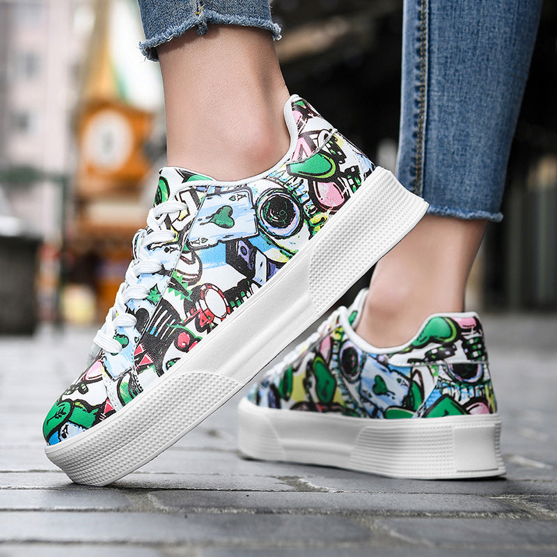 Andrea Serena Low-Top-Sneaker mit Graffiti-Print