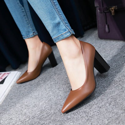 Elegante Pumps mit Blockabsatz von Andrea Serena