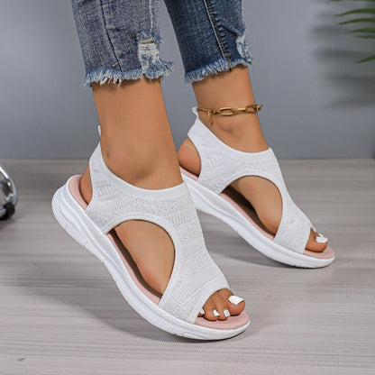 Atmungsaktive Flyknit-Sandalen von Andrea Serena