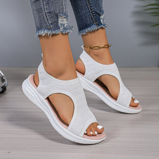Atmungsaktive Flyknit-Sandalen von Andrea Serena