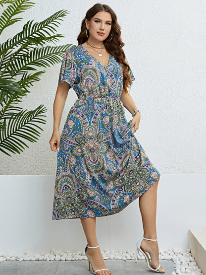 Sommerkleid von Andrea Serena mit Retro-Print und V-Ausschnitt