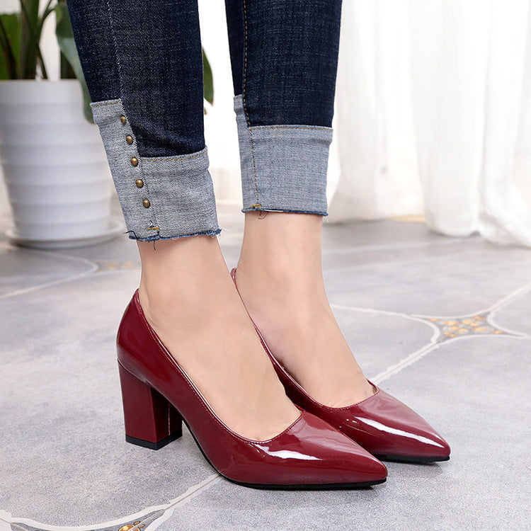 Elegante Pumps mit spitzer Zehenpartie von Andrea Serena