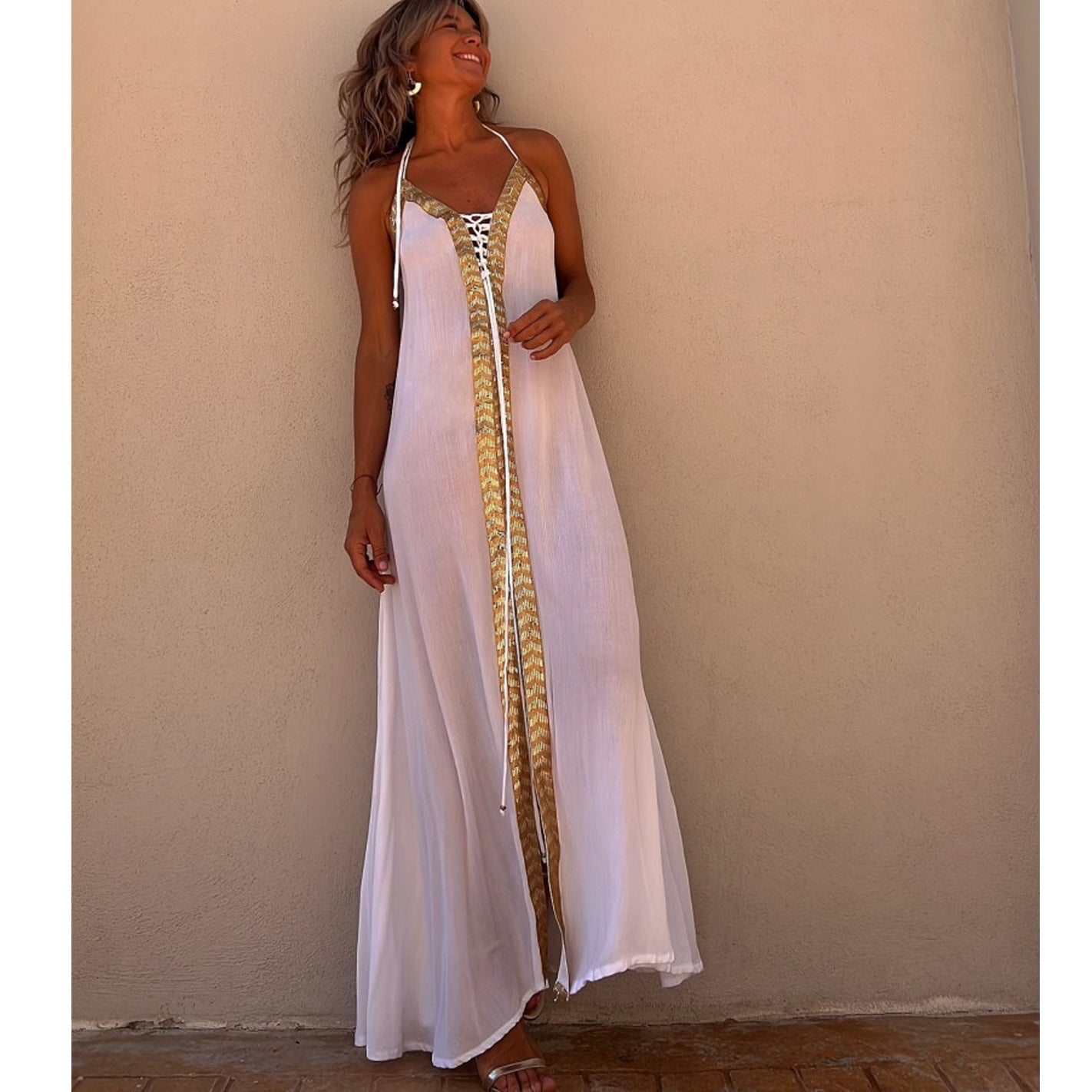 Elegantes Neckholderkleid mit Schnürung von Andrea Serena