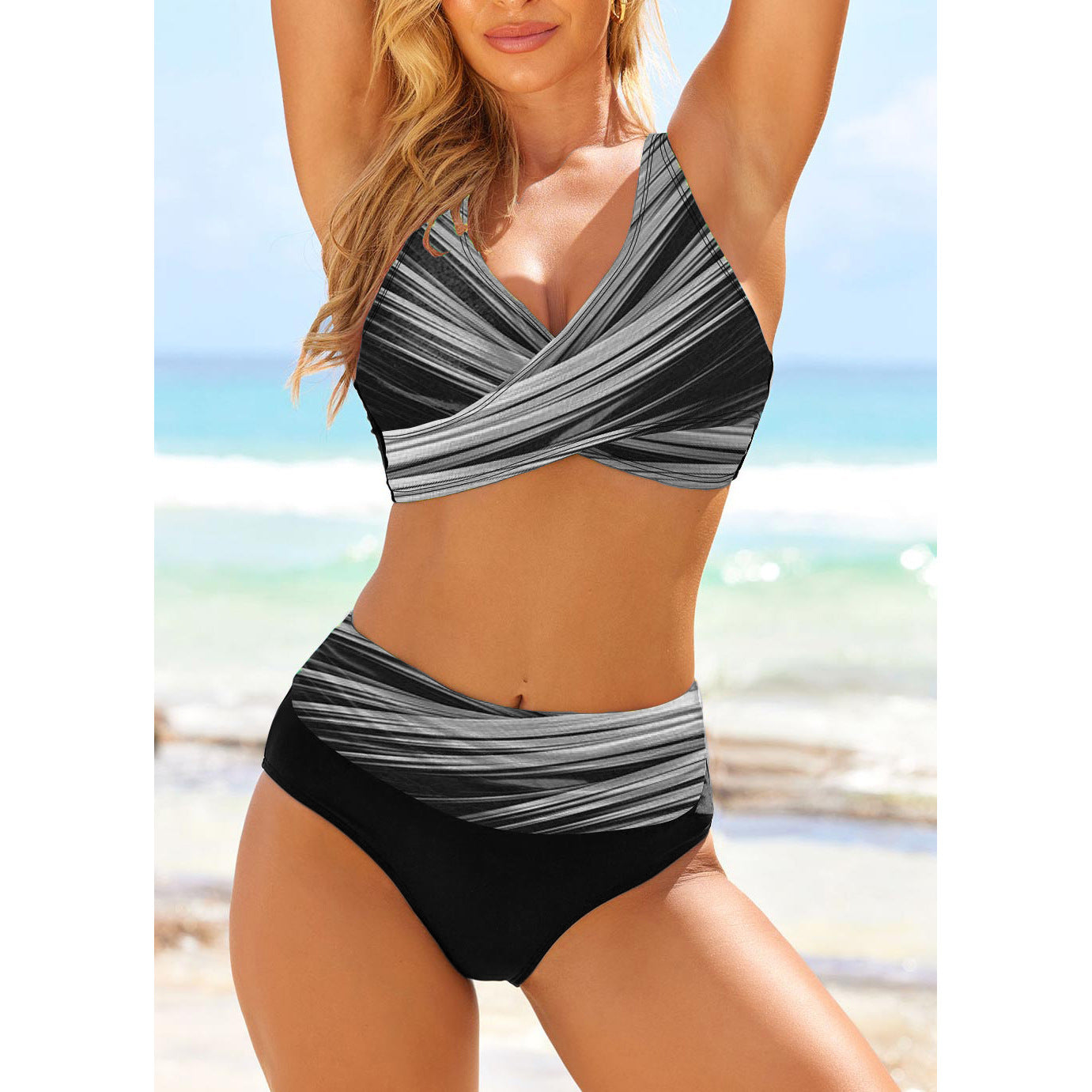 Strahlend gestreifter High-Waist-Bikini von Andrea Serena
