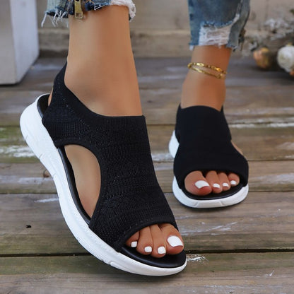 Atmungsaktive Flyknit-Sandalen von Andrea Serena