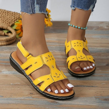 Elegante Plateau-Sandalen mit Klettverschluss von Andrea Serena