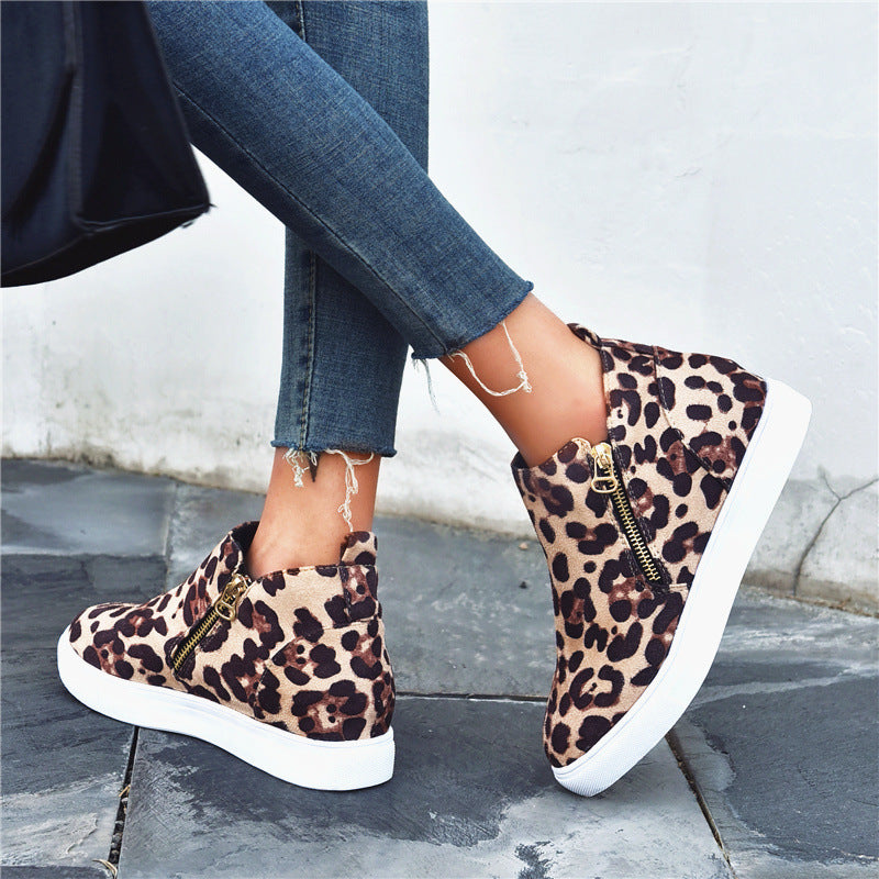 Elegante Wildleder-Ballerinas mit runder Spitze von Andrea Serena