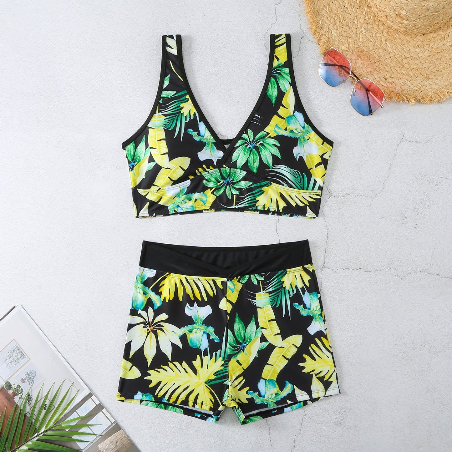 Lebhaft bedruckter Boxer-Bikini von Andrea Serena