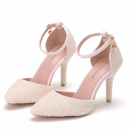 Elegante Stiletto-Pumps mit Perlen von Andrea Serena