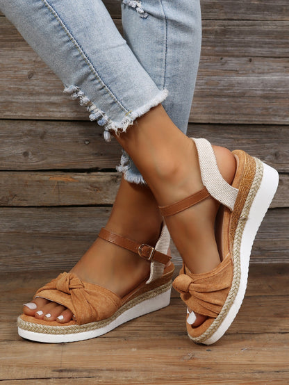 Elegante Plateau-Sandalen von Andrea Serena