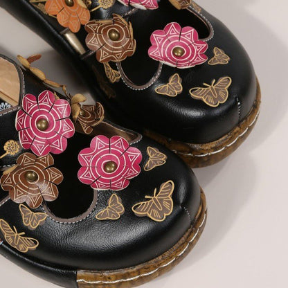 Boho-Sandalen mit Blumenmuster von Andrea Serena mit runder Zehenpartie