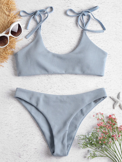 Auffälliger, trägerloser Bikini mit niedrigem Bund von Andrea Serena