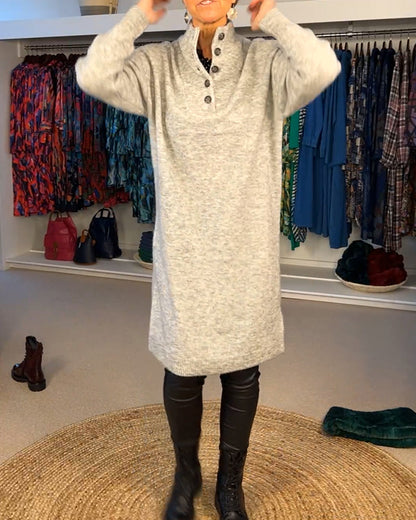 Andrea's™ | Strickkleid mit Knöpfen und Rollkragen im modischen Stil