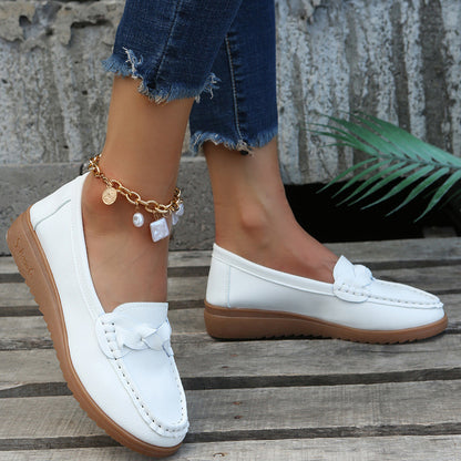 Andrea's™ | farbene Slipper mit geflochtenem Detail