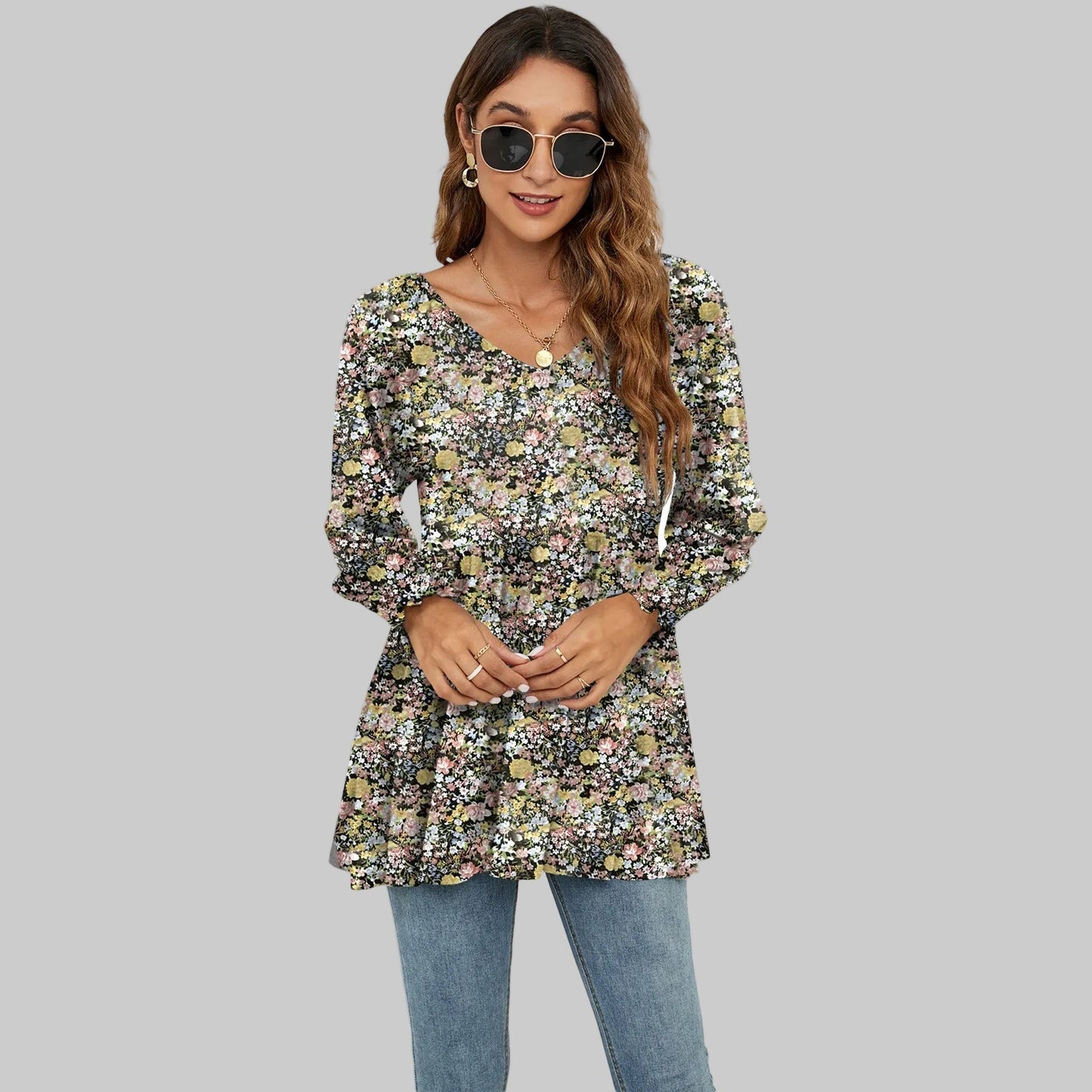 Bluse mit Blumenmuster, Puffärmeln und V-Ausschnitt von Andrea Serena