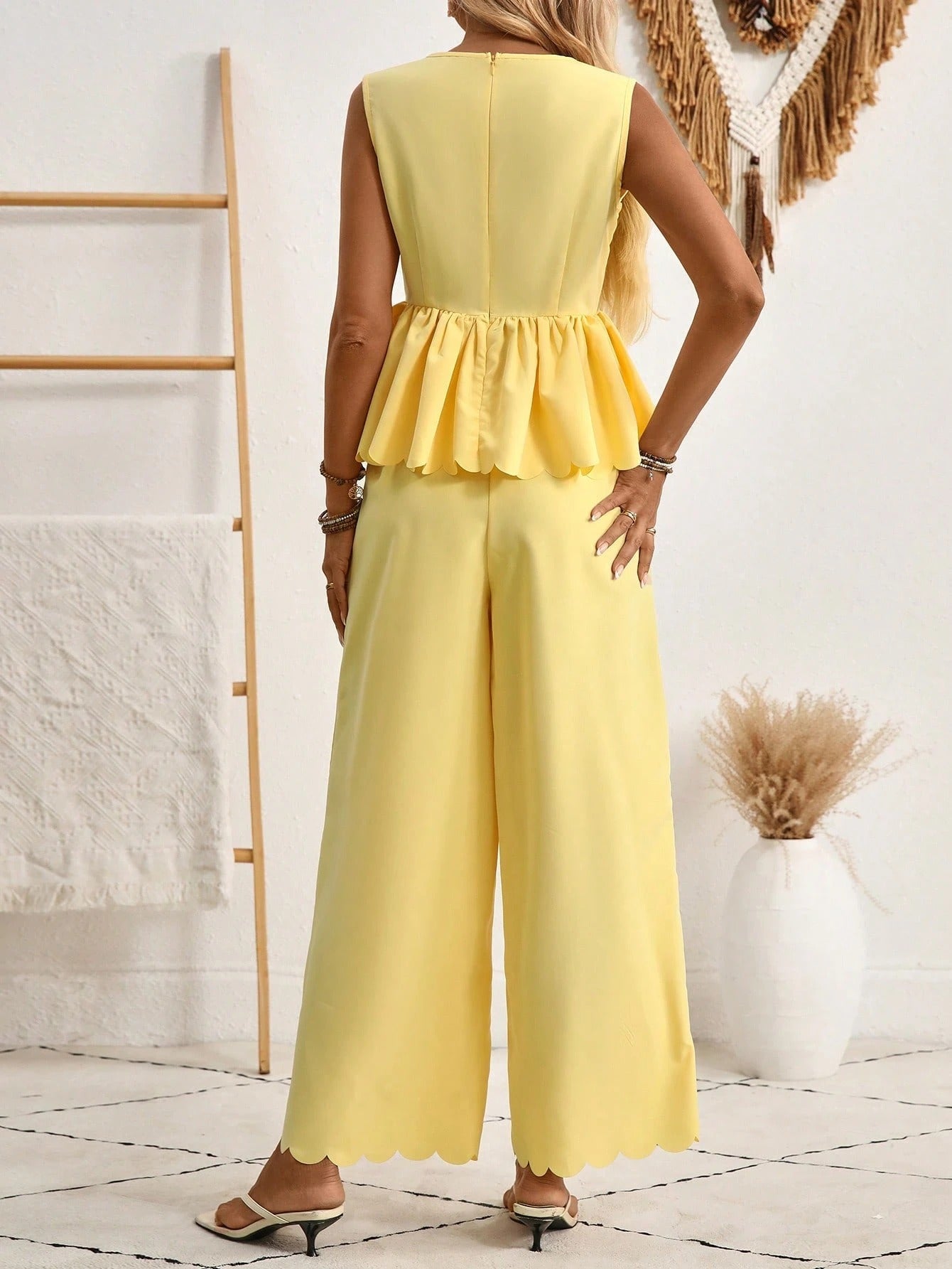 Schickes gelbes zweiteiliges Set von Andrea Serena