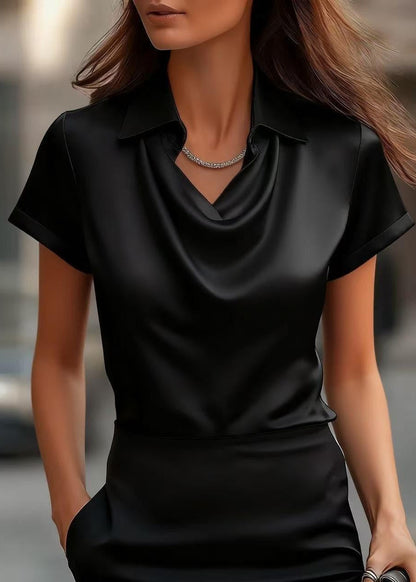 Elegante Satinbluse mit U-Boot-Ausschnitt von Andrea Serena