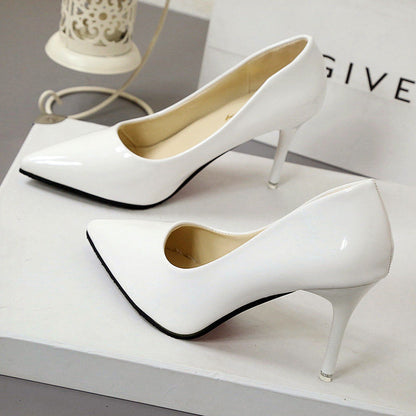 Elegante spitze Stiletto-Pumps von Andrea Serena