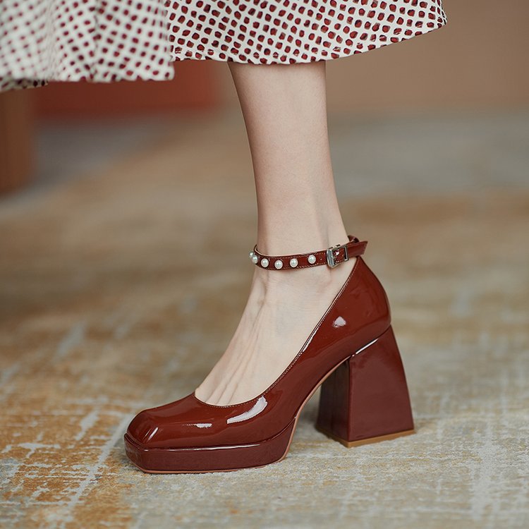 Elegante Pumps mit Blockabsatz von Andrea Serena