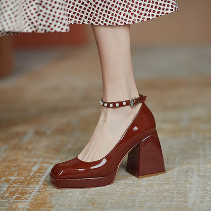 Elegante Pumps mit Blockabsatz von Andrea Serena