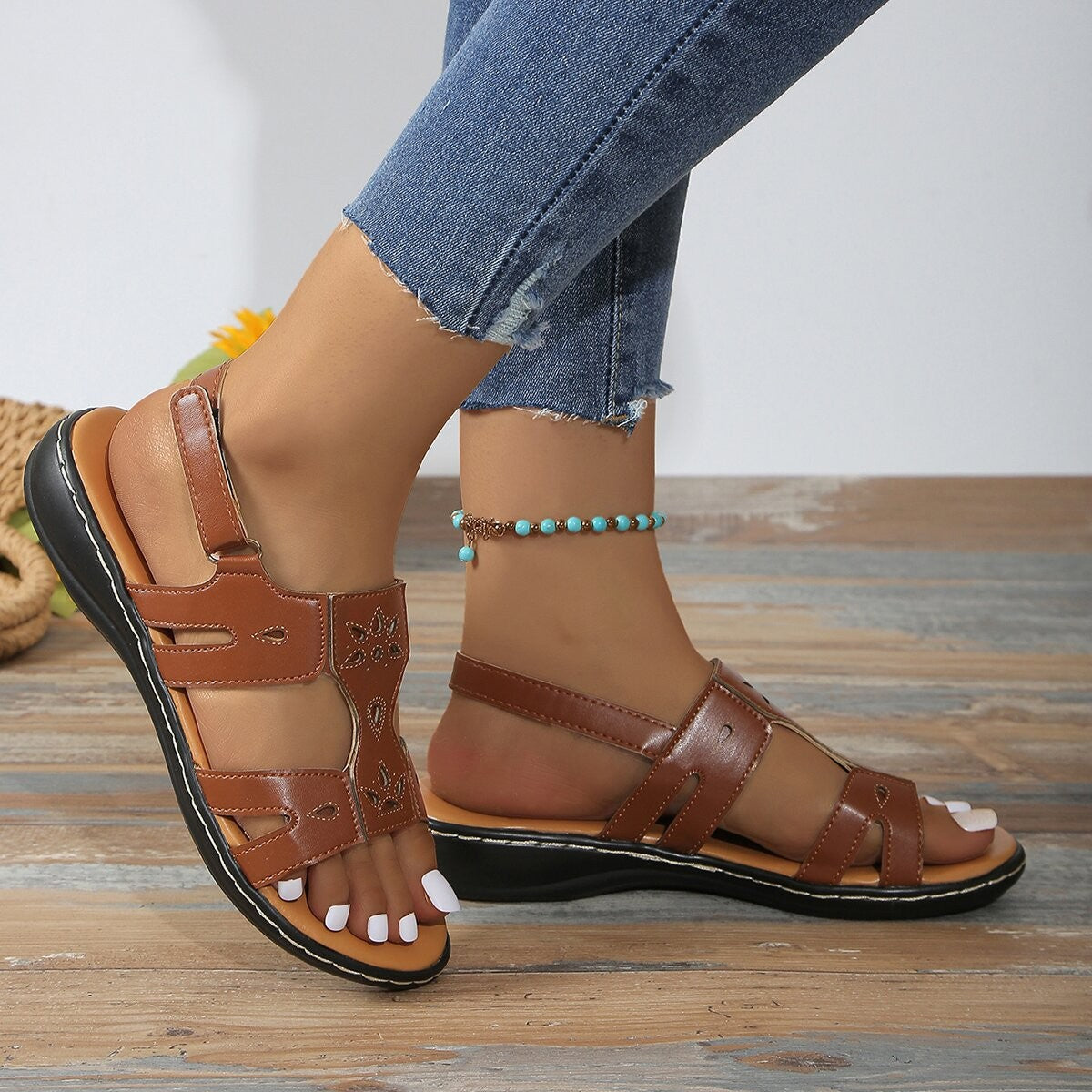 Elegante Plateau-Sandalen mit Klettverschluss von Andrea Serena