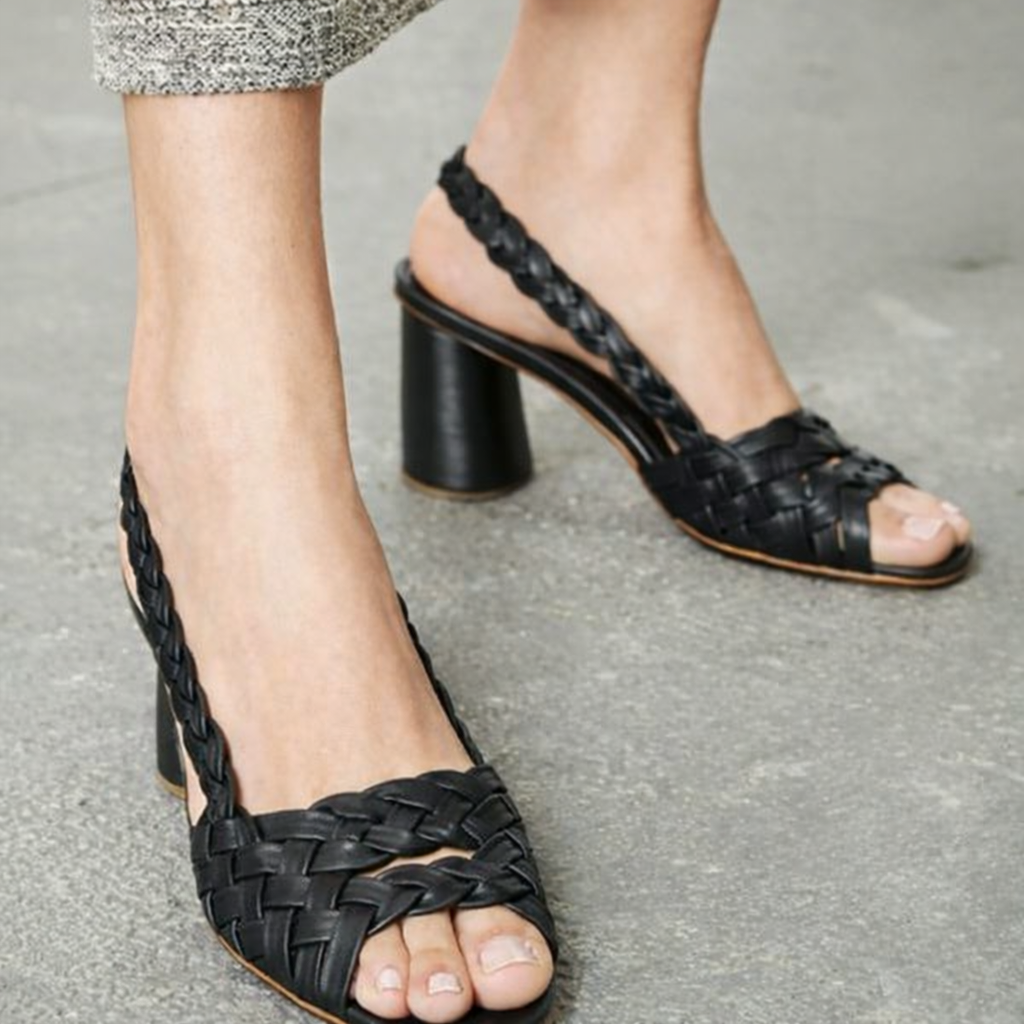 Elegante gewebte Sandalen mit Absatz von Andrea Serena