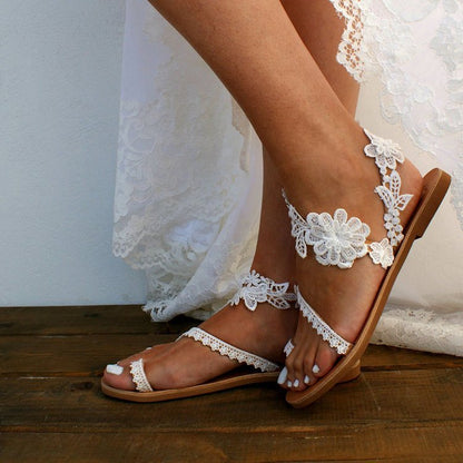 Andrea's™ | Spitzen-Sandalen mit Blumenmuster im Barfußstil, Zehenschlaufe und Knöchelriemen
