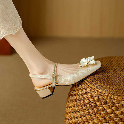 Vintage-Pumps mit Blumenmuster von Andrea Serena mit eckiger Spitze