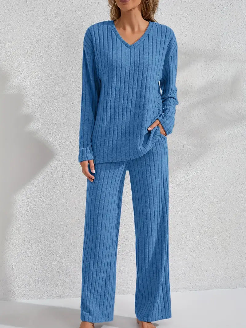 Geripptes Langarmshirt und Hose – Lässiges und bequemes Loungewear-Set für Damen