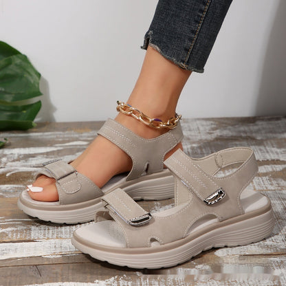 Komfortable Plateau-Sandalen mit Klettverschluss von Andrea Serena
