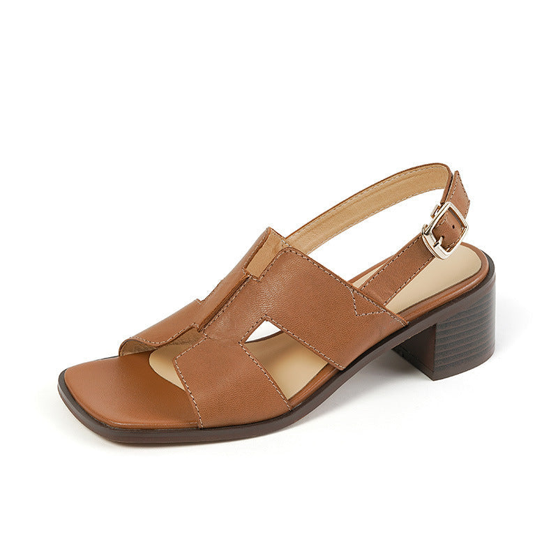 Schicke Sandalen mit klobigem Absatz von Andrea Serena