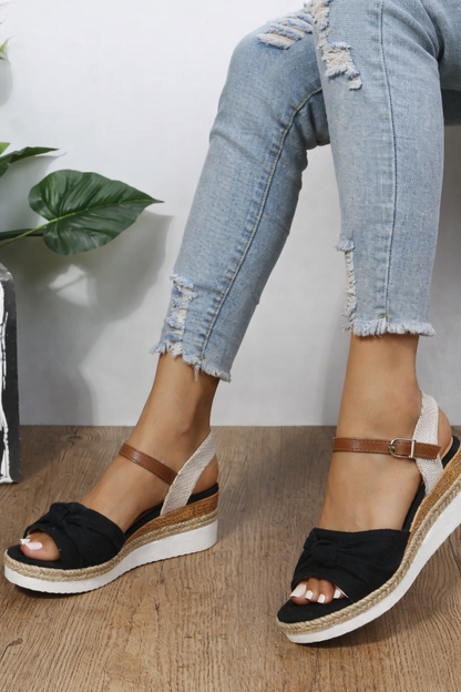 Elegante Plateau-Sandalen von Andrea Serena