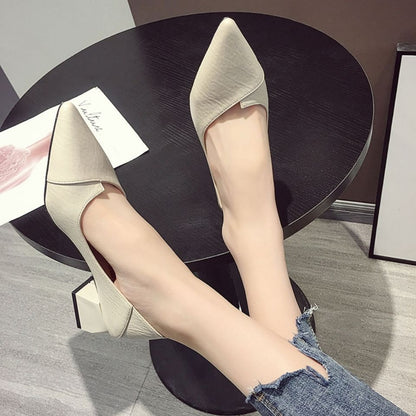 Vielseitige Pumps mit Blockabsatz von Andrea Serena