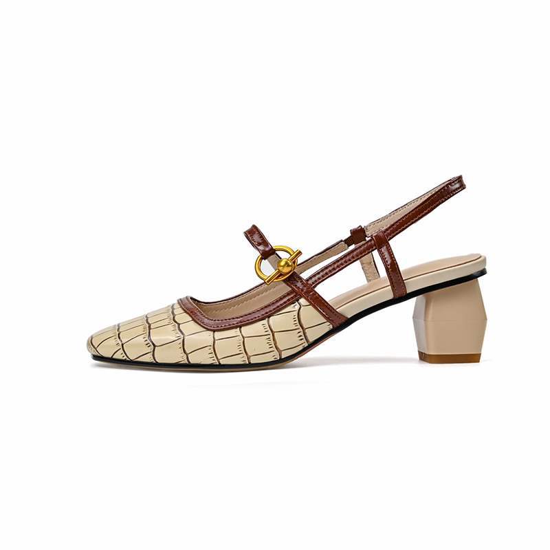 Elegante Mary-Jane-Pumps mit eckiger Spitze von Andrea Serena