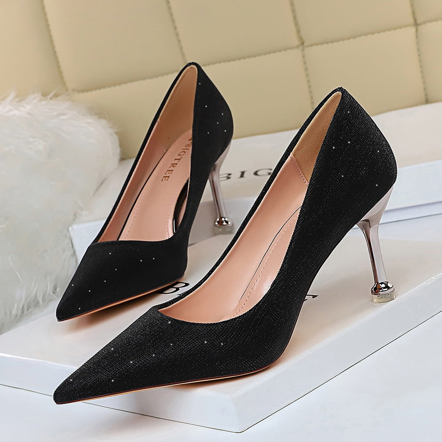 Funkelnde Pumps mit spitzer Zehenpartie von Andrea Serena
