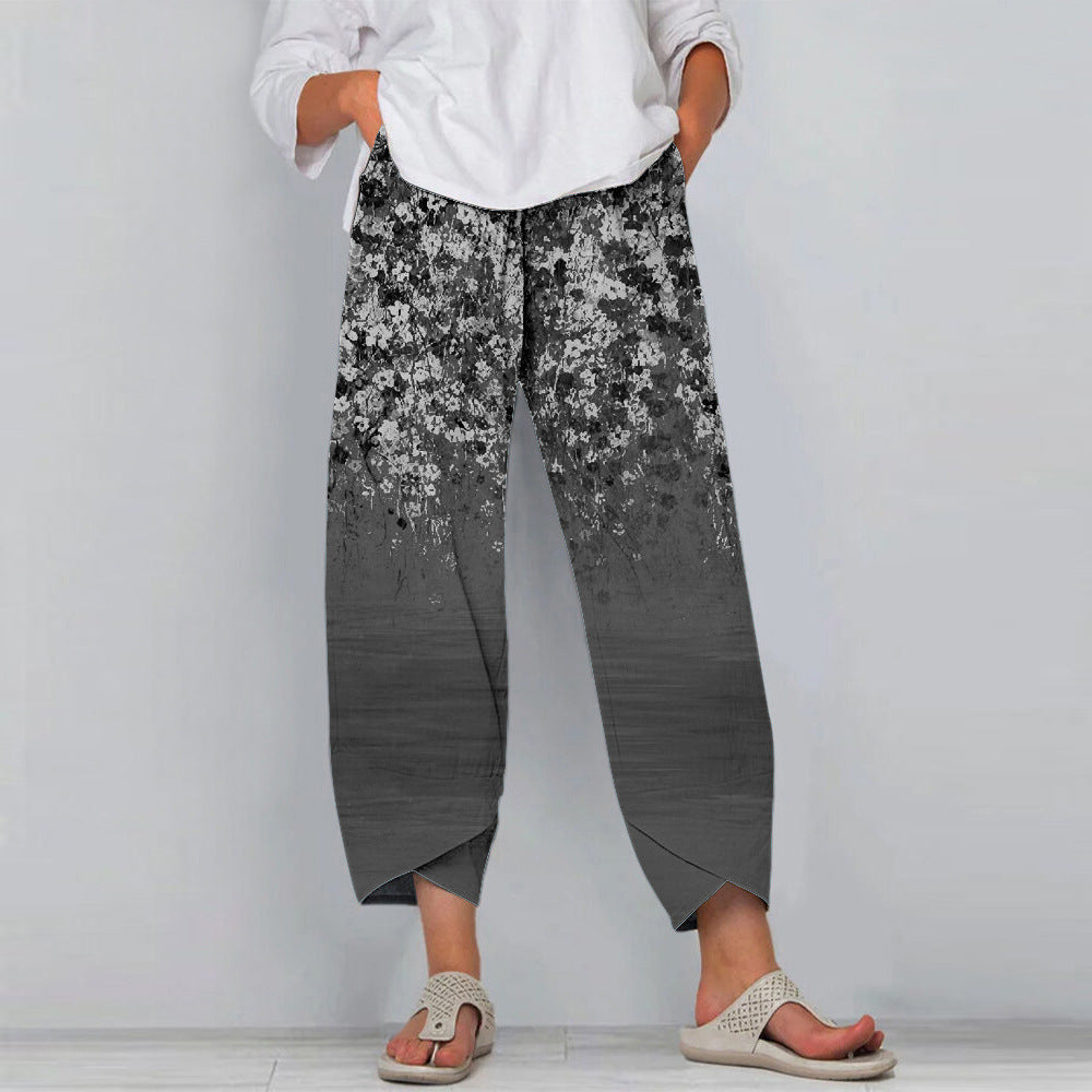 Pinterest-inspirierte, geblümte Freizeithose von Andrea Serena