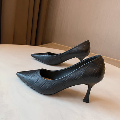 Elegante spitze Pumps aus Lammfell von Andrea Serena