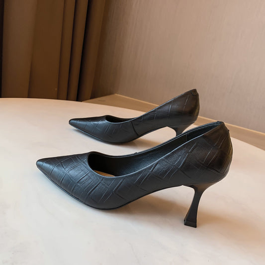 Elegante spitze Pumps aus Lammfell von Andrea Serena