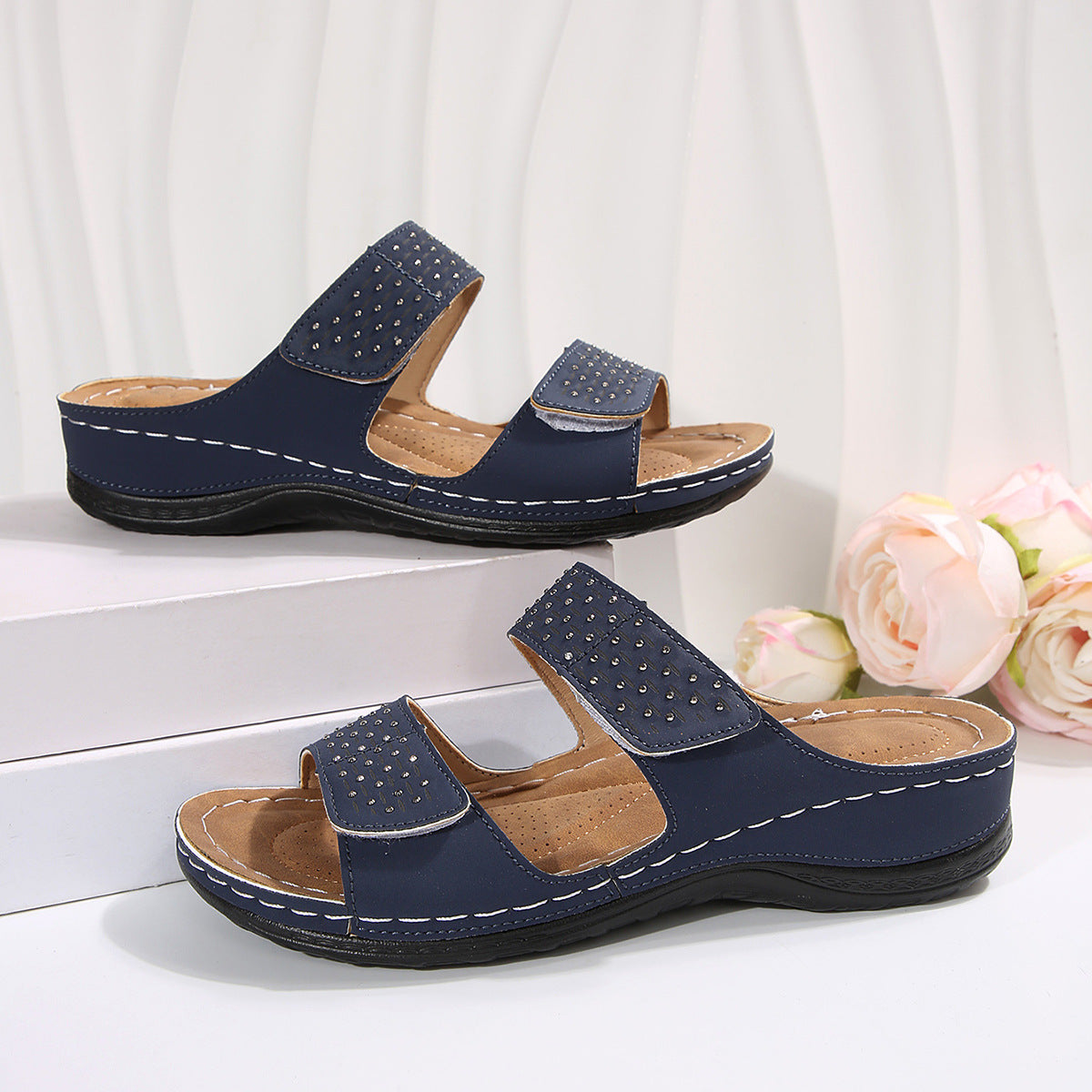 Künstlerische Andrea Serena Keilsandalen in Übergrößen