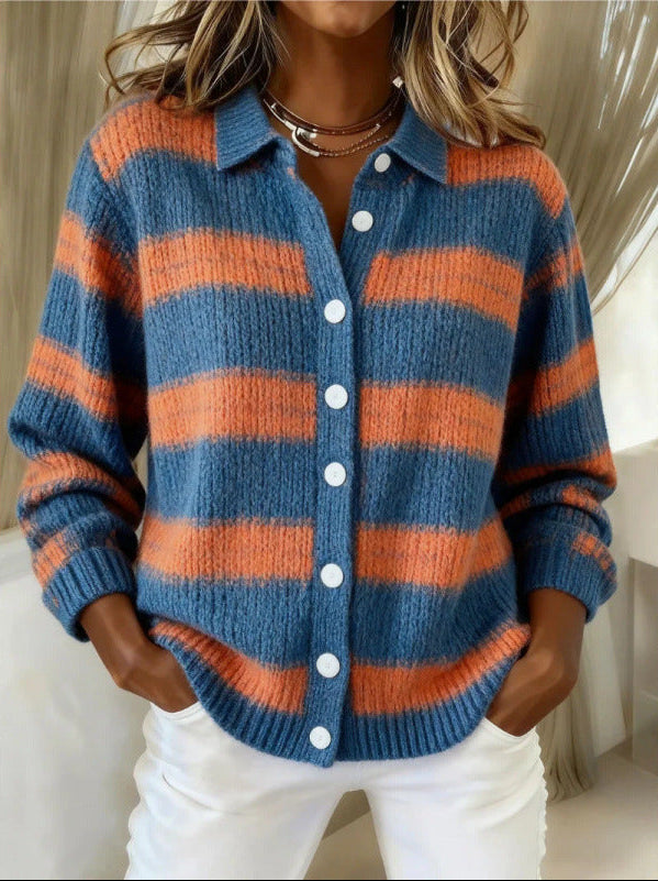 Gemütliche gestreifte Strickjackenbluse von Andrea Serena