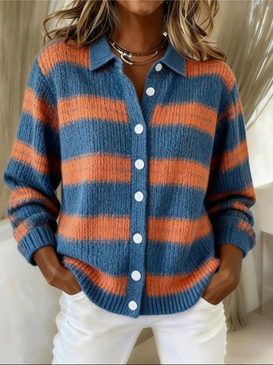 Gemütliche gestreifte Strickjackenbluse von Andrea Serena