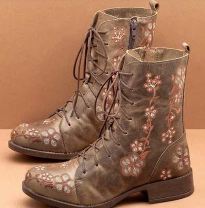 Andrea's™ | Trendige Damen-Stiefeletten mit Stickerei und mittlerem Absatz