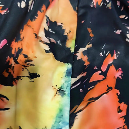 Leuchtendes Batik-Kleid mit V-Ausschnitt von Andrea Serena