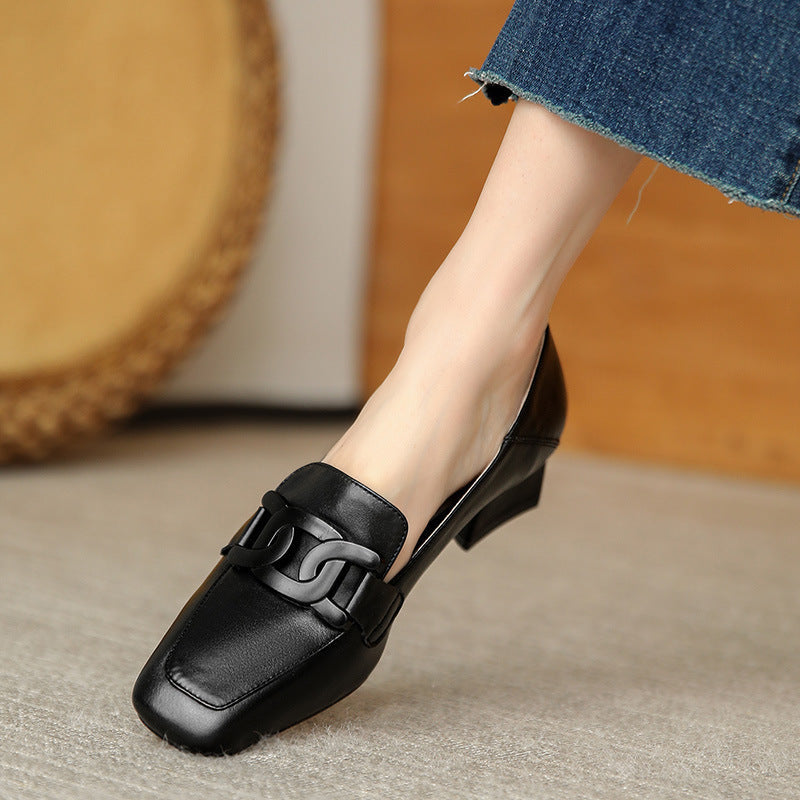 Retro-Pumps mit klobigem Absatz von Andrea Serena