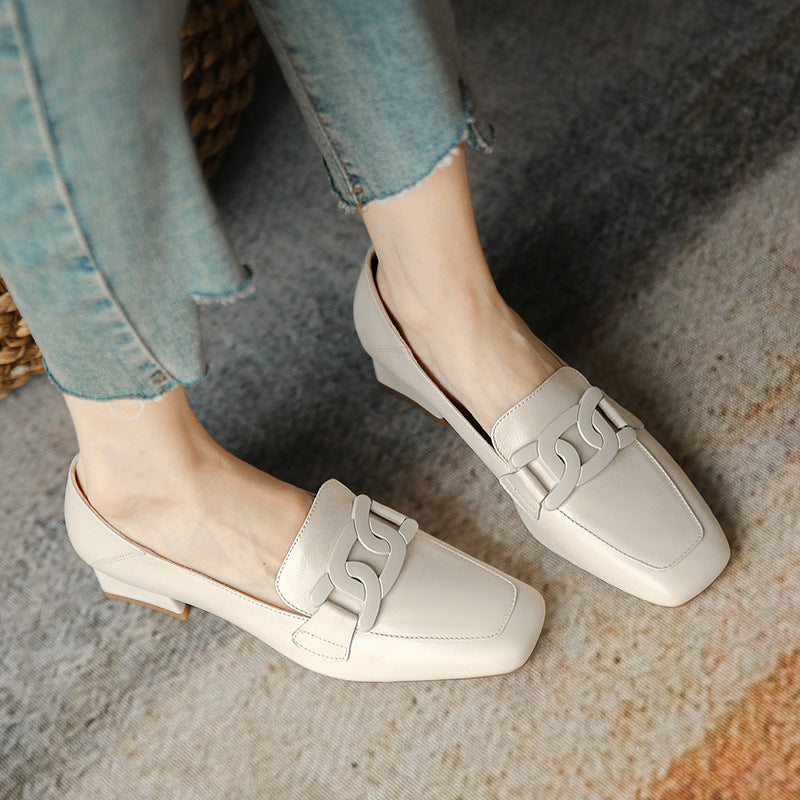 Retro-Pumps mit klobigem Absatz von Andrea Serena