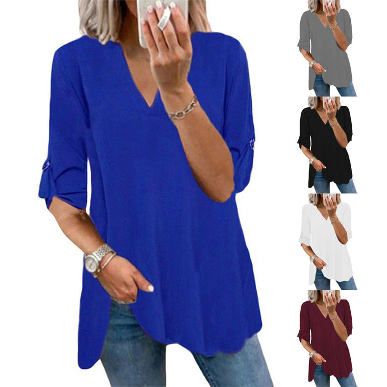 Elegantes, locker sitzendes Chiffon-Top mit V-Ausschnitt von Andrea Serena