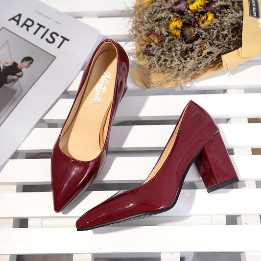 Elegante Pumps mit spitzer Zehenpartie von Andrea Serena