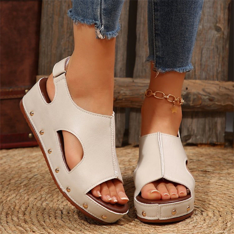 Elegante Plateau-Sandalen mit offener Spitze von Andrea Serena
