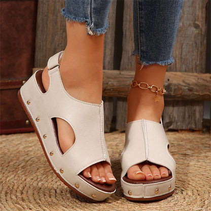 Elegante Plateau-Sandalen mit offener Spitze von Andrea Serena