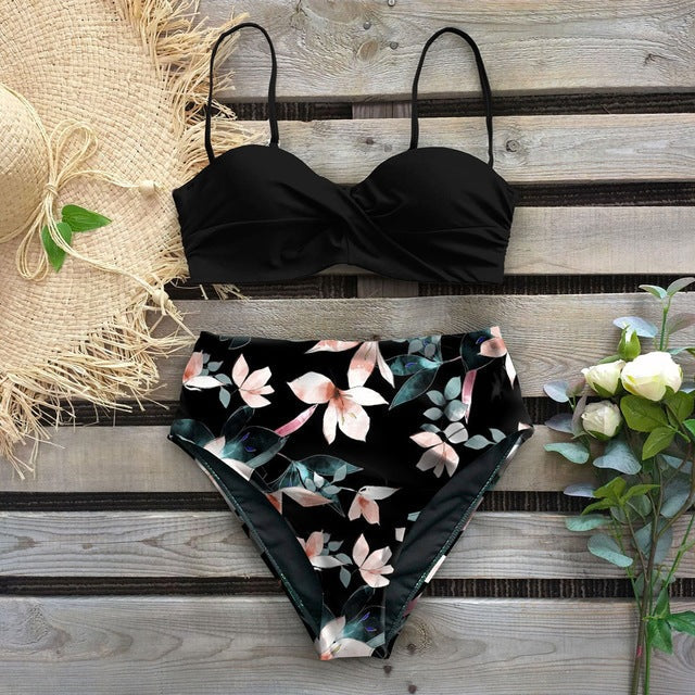Floraler High-Waist-Bikini von Andrea Serena